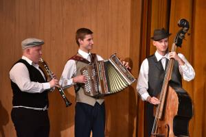 Skrinja, kulturno umetniško društvo